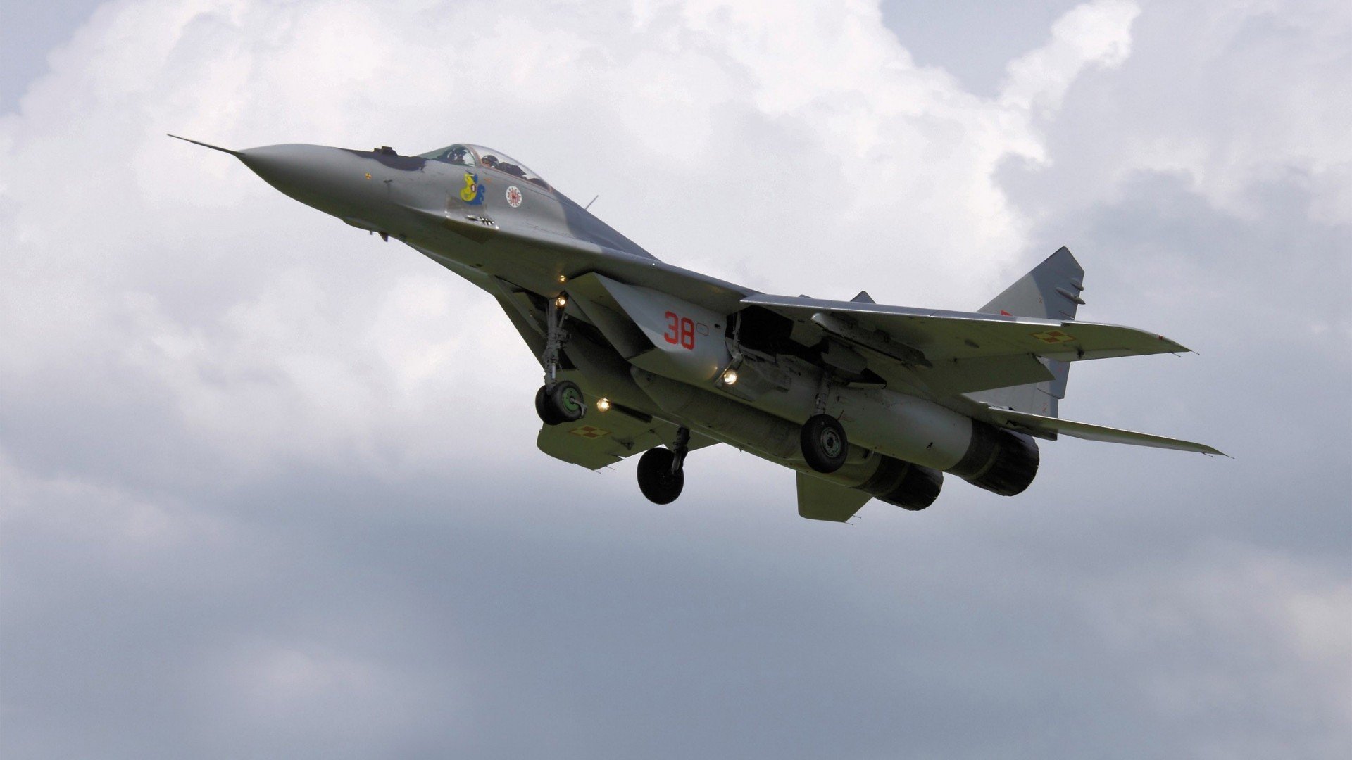 关键时刻，王强三分入篮，帮助北京队反超比分夺冠！，王强比赛视频