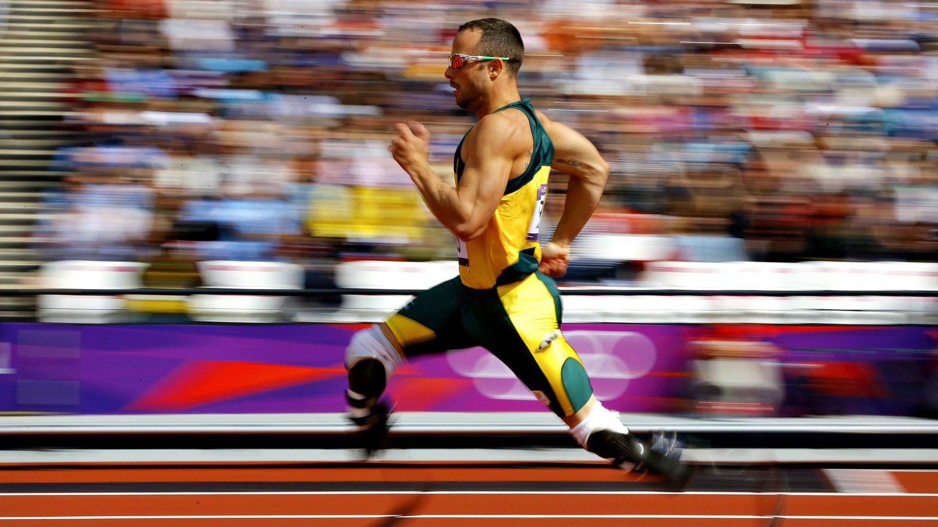 图穆亚的强力冲击帮助袋鼠队屡次突破对手防线,穆拉德忠·图伊奇耶夫